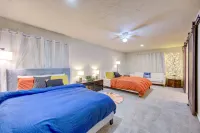 H-Town Pool House • Arcade • Pool Table • 2 King BD • HBO Max• 6 Beds Hotels in Alief