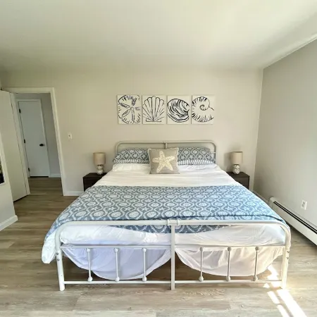 Mid island oasis with large pool and outdoor entertainment area. Pet friendly!