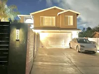 Sleeps 50+ New Luxury Private Resort with Pool Golf Arcade Spa Playground Poker - Villas