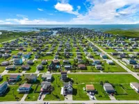 Solid Rock Retreat - New coastal gem!