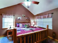 Year-around Lake Views, 1 mile to Ramp                 .