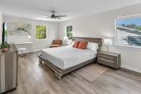 Modern Base - Lackland Delight Hotels near USAF Airman Heritage Training Complex, JBSA-Lackland, TX