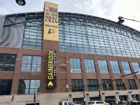 DT Indy Near Convention Lucas Oil & Gainbridge ガーフィールド植物園周辺のホテル