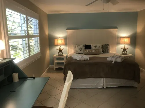 Tiki Garden Getaway SPA and outdoor living. Close to beaches without the costs!!