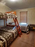 CAMP SMOKEY   Manistee River/Tippy Dam/Caberfae Getaway!!  Read our reviews! Hotel in zona diga di Tippy