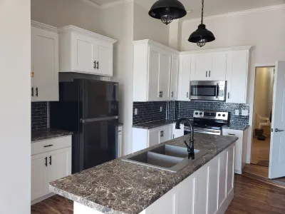 Beautiful Riverview Apt Located in Downtown Fort Madison