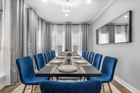 Waterfront Home w/ Views - Hot Tub + Movie Theatre