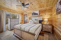Summer Specials • Smoky Mtn Retreat: Game Room/Hot Tub Hotels near Smoky Mountain Knife Works
