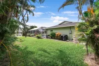Billiards and Poolside Bliss Centrally located in SE Cape Coral, Pet Friendly!