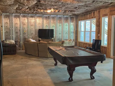 Gorgeous New Waterfront Lake House