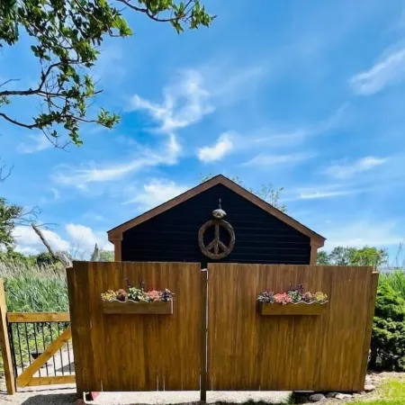 🌾Brand New Tiny Home! Downtown & Beachy☀️
