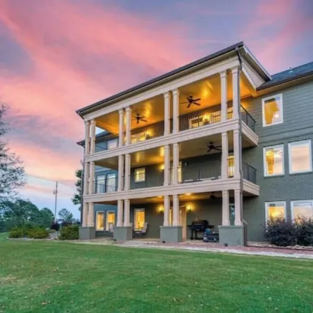 Luxe 38-Acre Homestead Near Gainesville: 5BR/7BA, 2 Kitchens, Animals & More!