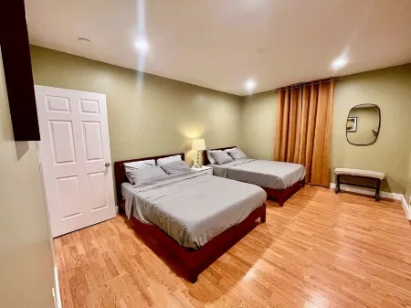 MODERN MASSIVE LARGE GROUP 3800sf MIT HARVARD BOS Отели рядом с достопримечательностью «The Harvard-Yenching Library»