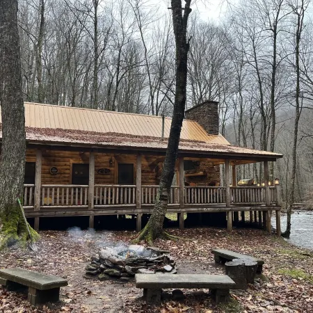 Private creek cabin with hot tub nestled in the foothills of Cheat mountain