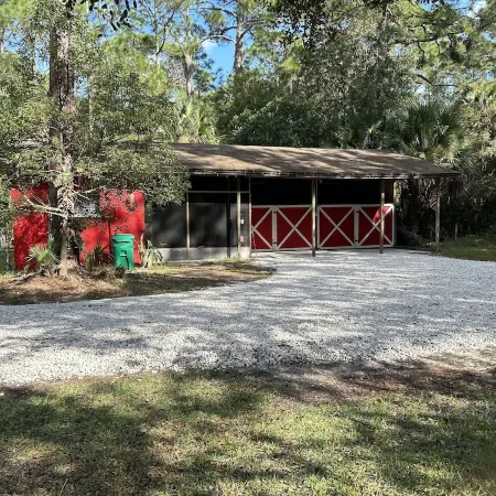Private Cozy Barn Studio