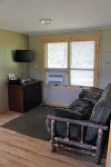 Pheasant Cottage- Cottages On Serenity Lake- has best view of Serenity Lake!