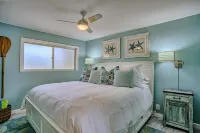 Welcome to Azure Bay, luxury oceanfront condo Hotels in Kalepolepo Beach