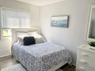 DISCOUNTED!! PARTIAL OCEANFRONT .1 MIN WALK TO BEACH-boardwalk Hottub and Pool Outer Banks附近的飯店