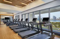 DoubleTree by Hilton Sharjah Waterfront Hotel & Residences - Gym