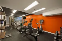 Airport Honolulu Hotel - Gym