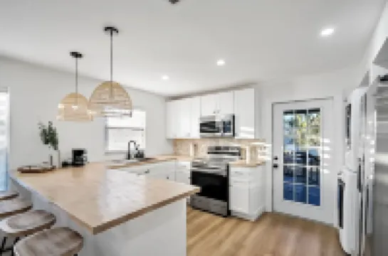 2 Bedroom Home in Fort Myers by Sanibel & Beaches, Private, WiFi, AC, Sleeps 6