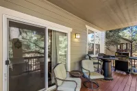 2 BR 2.5 BTH + loft -  Central, A/C & Spacious!