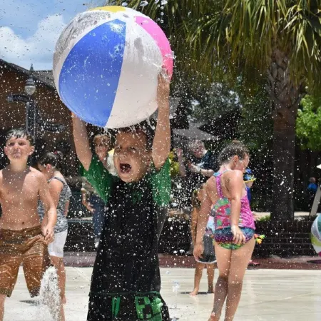 ☆KING BED☆ Family Friendly - Walk to Zoo & Waterpark; Near Downtown & Midtown