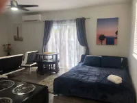 SPACIOUS STUDIO, WASHER/DRYER, BACK YARD, BBQ