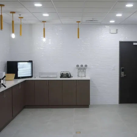 Spring Place Inn & Suites Отели рядом с достопримечательностью «Галерея Вулфчейс»