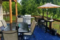 Sleeps 25, 5 Homes, Fire pit, Spring Fed Waterfront