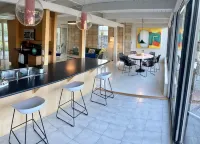 Mid-Century Meets Boaters’ Dream