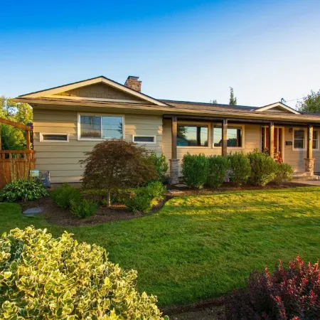 HEATED Pool & Hot Tub in a Quiet Neighborhood- Walk to Town- Dog Friendly