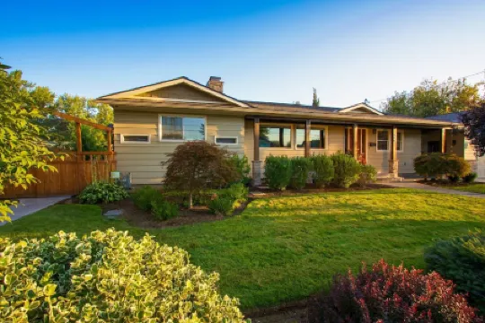 HEATED Pool & Hot Tub in a Quiet Neighborhood- Walk to Town- Dog Friendly