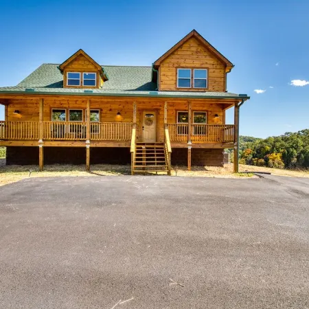 Two Cabins!  Sleeps 24, Themed Bunk Rooms for the Kids, Hot Tubs, Mountain Views