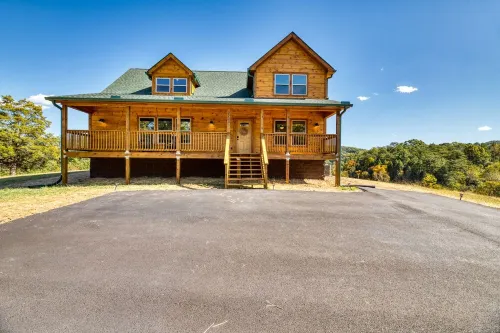 Two Cabins!  Sleeps 24, Themed Bunk Rooms for the Kids, Hot Tubs, Mountain Views - Boutique
