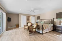 5 Min Walk - Golf Cart Included - Central Beach - House w Large Backyard & Pool