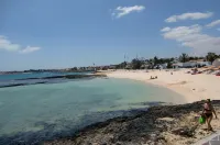 VILLAS 20 METERS FROM THE SEA OF THE SEA, WITH PRIVATE POOL. - en bord de mer