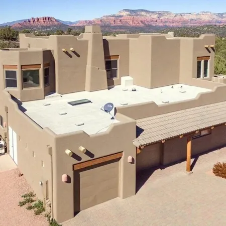 Awe-inspiring setting, private heated pool/spa, just close enough to the action