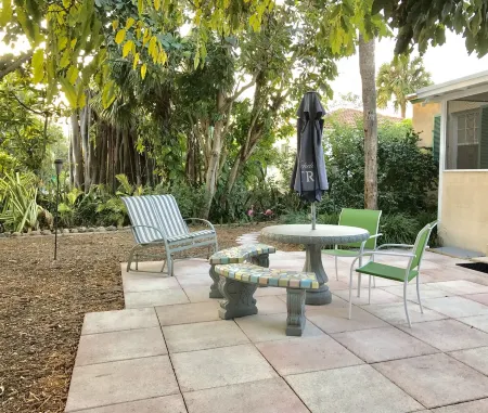 Beach House 2 blocks 2 fishing pier and Beach!!! Отели рядом с достопримечательностью «Парк Дирфилд Айленд»