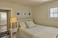 Short walk to Downtown and beaches. Winter skiing a short 30-minute drive away. Hotels near Bridge Street Blooms
