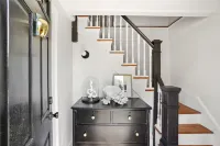 A Modern Antique Home - steps to Dock Square and harbor