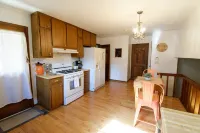 5 Bedroom 2.5 Bath Home In East Cobb and minutes to Truist Park and the Battery