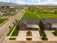 Luxury Accommodations on the Park  with Big Mountain Views