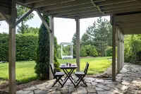 Private apt. in large home with Gorgeous Mountain Views!