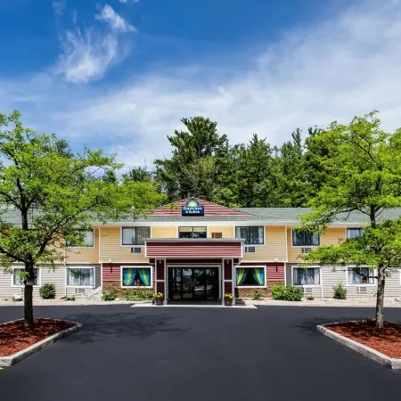 Days Inn & Suites by Wyndham Stevens Point