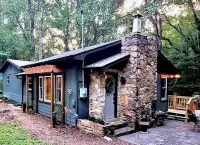 Get Cozy & take in the beauty of Groundhog Mountain @ the Cozy Doe! - Homestays