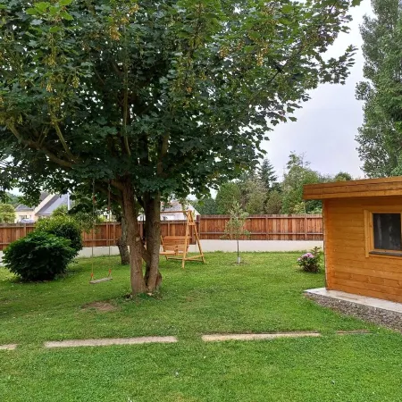 Charming little house 5 minutes' walk from the beach