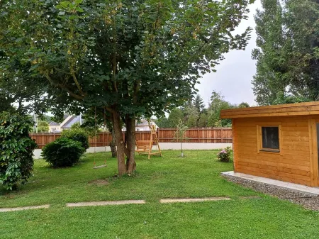 Charming little house 5 minutes' walk from the beach Отели в г. Локирк