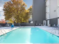 La Quinta Inn & Suites by Wyndham Atlanta Airport South Hotels in College Park