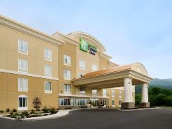 Holiday Inn Express & Suites CARYVILLE by IHG